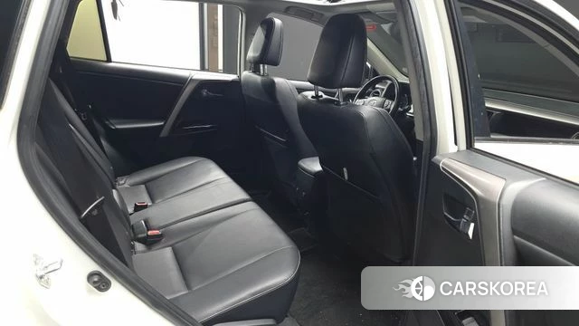 Toyota RAV4 2018 Белый из Кореи, фото 3