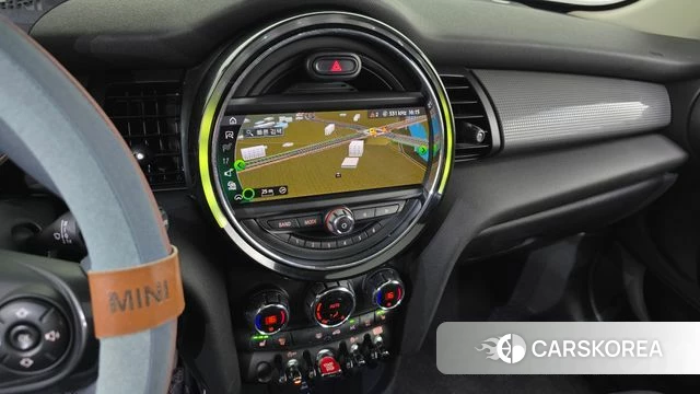 Mini Cooper 2021 Жемчужный цвет из Кореи, фото 3