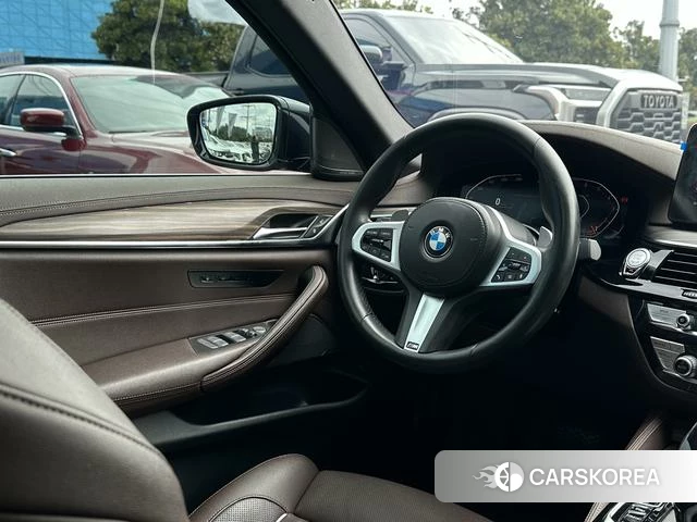 BMW 5 series 2022 Черный из Китая, фото 3