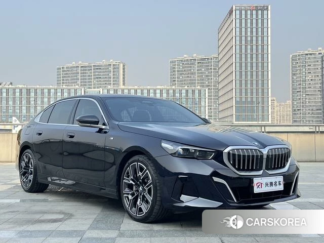 BMW 5 series 2025 Черный из Китая, фото 3