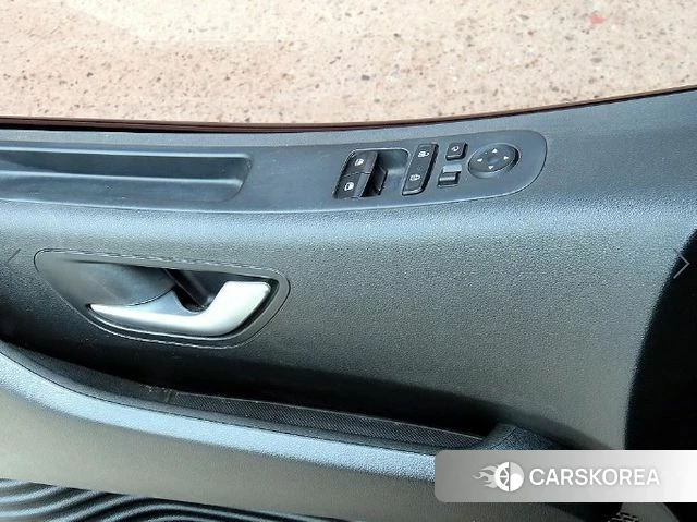 Hyundai Staria 2023 Серый из Кореи, фото 3