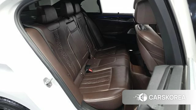 BMW 5 Series (G30) 2018 Белый из Кореи, фото 3