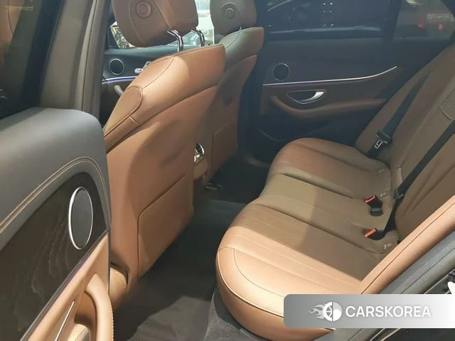 Mercedes-Benz E-Class 2021 Черный из Китая, фото 3