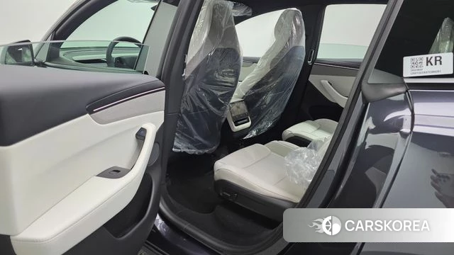 Tesla Model Y 2026 Серый из Кореи, фото 3