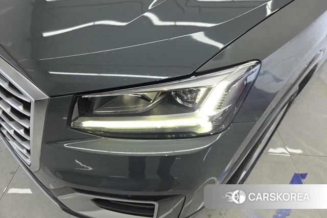 Audi Q2L 2020 Темно-серый из Китая, фото 3