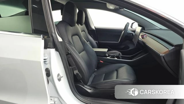 Tesla Model 3 2020 Белый из Кореи, фото 3