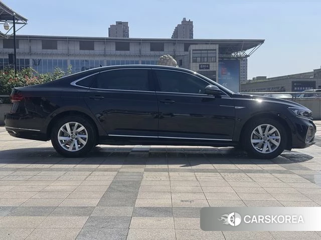 Volkswagen Passat 2023 Черный из Китая, фото 3