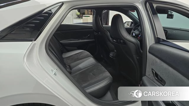 Hyundai Avante (CN7) 2023 Серебристо-серый из Кореи, фото 3
