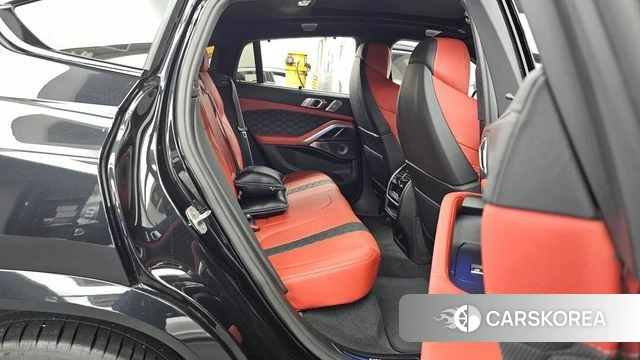 BMW X6M (G06) 2021 Черный из Кореи, фото 3