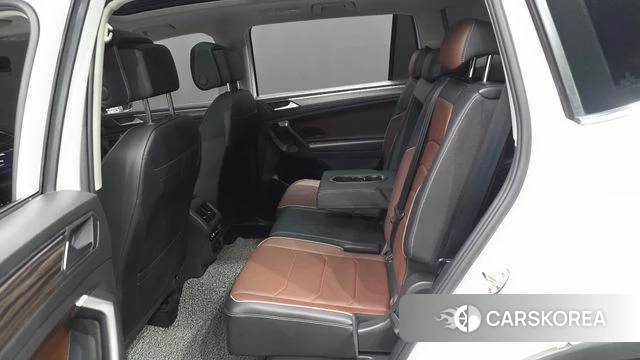 Volkswagen Tiguan Allspace 2022 Белый из Кореи, фото 3