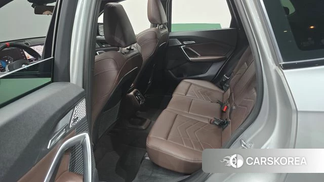 BMW X1 (U11) 2024 Серебристо-серый из Кореи, фото 3