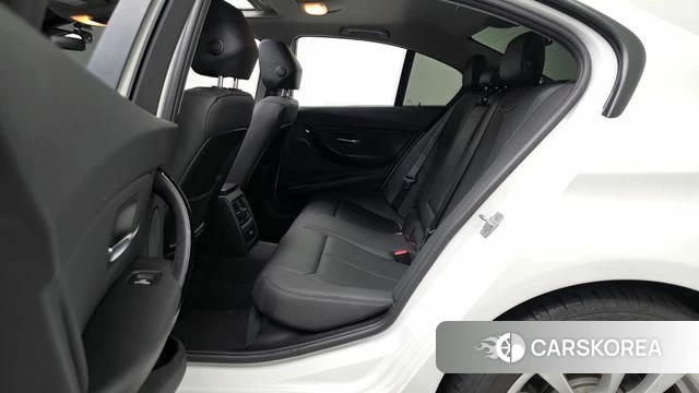 BMW 3 Series (F30) 2018 Белый из Кореи, фото 3