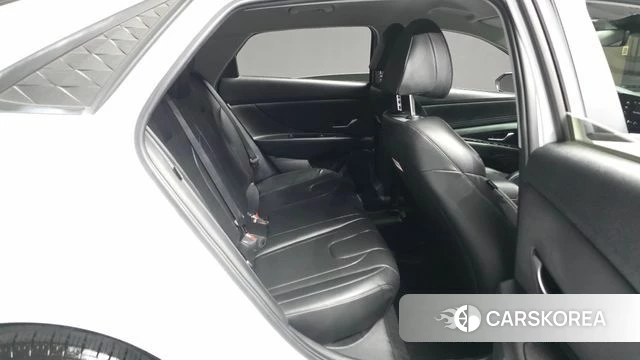 Hyundai The New Avante (CN7) 2023 Белый из Кореи, фото 3