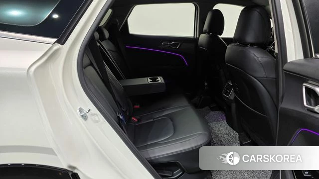 Kia Sportage 5th Generation Hybrid 2023 Белый из Кореи, фото 3