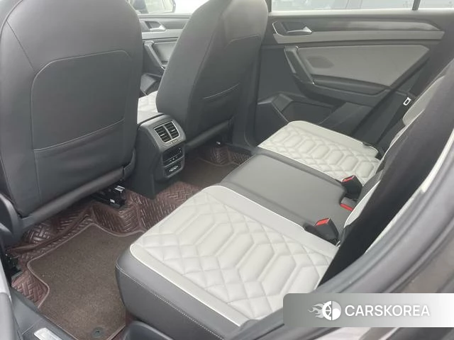 Volkswagen Tayron 2023 Черный из Китая, фото 3