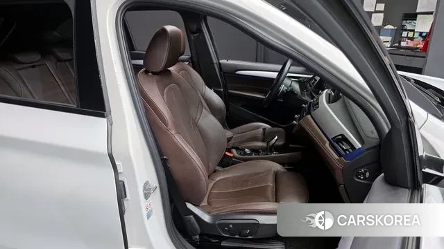 BMW X1 (F48) 2021 Белый из Кореи, фото 3
