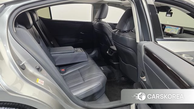 Lexus ES300h 7th generation 2018 Серебристо-серый из Кореи, фото 3