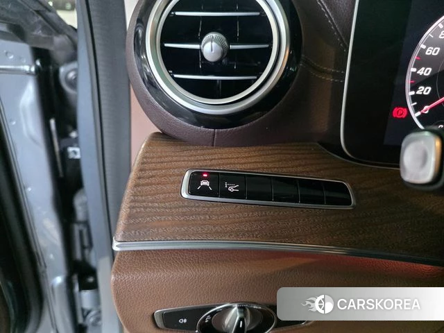 Mercedes-Benz E-Class W213 2018 Серый из Кореи, фото 3