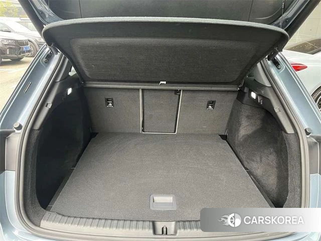 Audi Q4 2024 Синий из Китая, фото 3