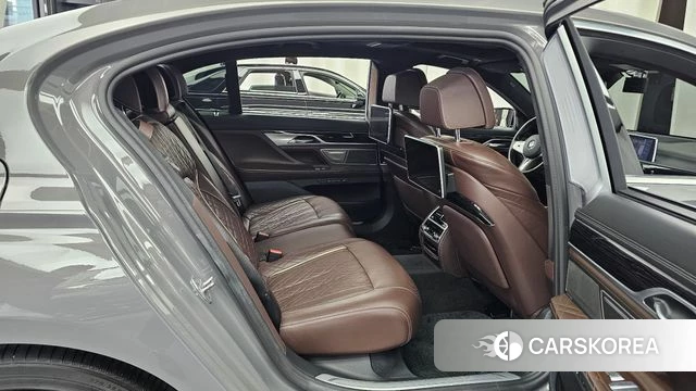 BMW 7 Series (G11) 2020 Серебристо-серый из Кореи, фото 3