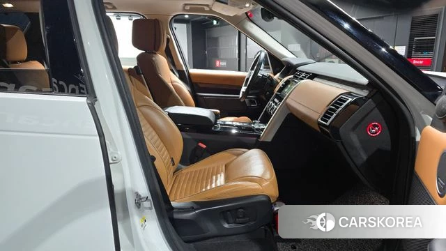 Land Rover Discovery 5 2018 Белый из Кореи, фото 3