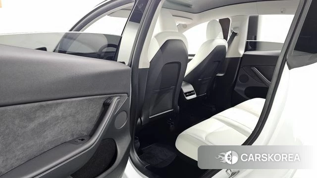 Tesla Model Y 2024 Белый из Кореи, фото 3