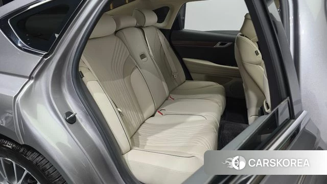 Genesis G80 (RG3) 2022 Серебряный из Кореи, фото 3