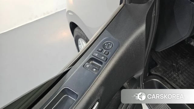 Hyundai Staria 2023 Серебряный из Кореи, фото 3
