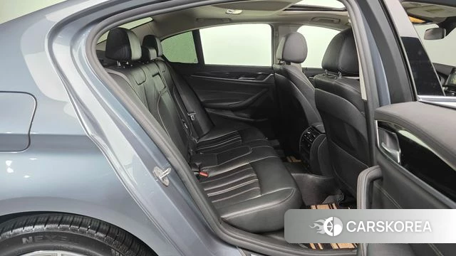 BMW 5 Series (G30) 2018 Серый из Кореи, фото 3