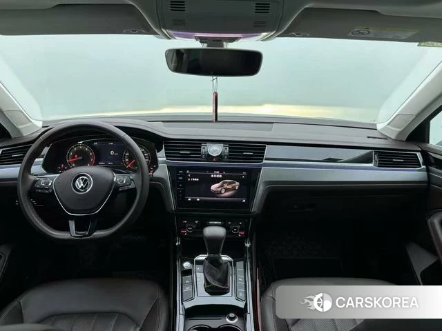 Volkswagen Phideon 2022 Синий из Китая, фото 3