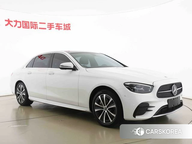 Mercedes-Benz E-Class 2023 Белый из Китая, фото 3