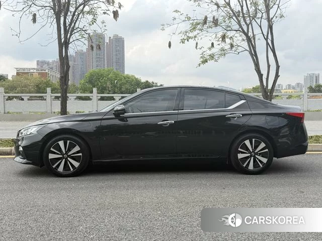 Nissan Altima 2021 Черный из Китая, фото 3