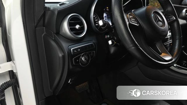 Mercedes-Benz GLC-Class X253 2018 Белый из Кореи, фото 3