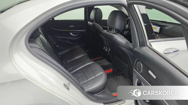 Mercedes-Benz E-Class W213 2019 Белый из Кореи, фото 3
