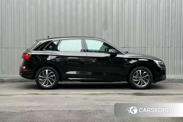 Audi Q5L 2023 Черный из Китая, фото 3