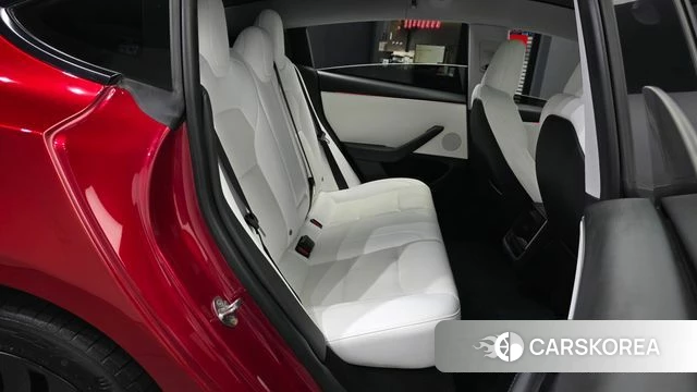 Tesla Model 3 2024 Красный из Кореи, фото 3