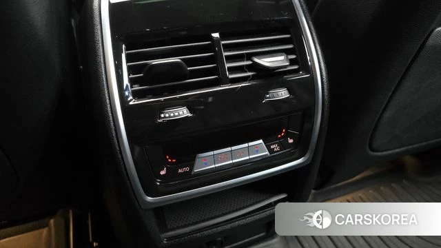 BMW X6 (G06) 2024 Белый из Кореи, фото 3