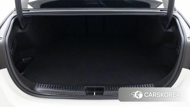 Mercedes-Benz E-Class W214 2026 Белый из Кореи, фото 3