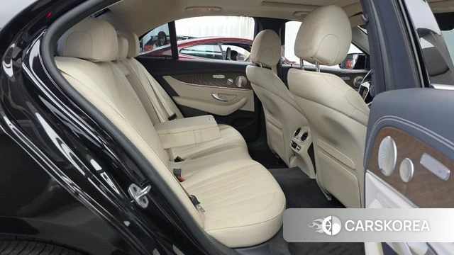 Mercedes-Benz E-Class W213 2022 Черный из Кореи, фото 3