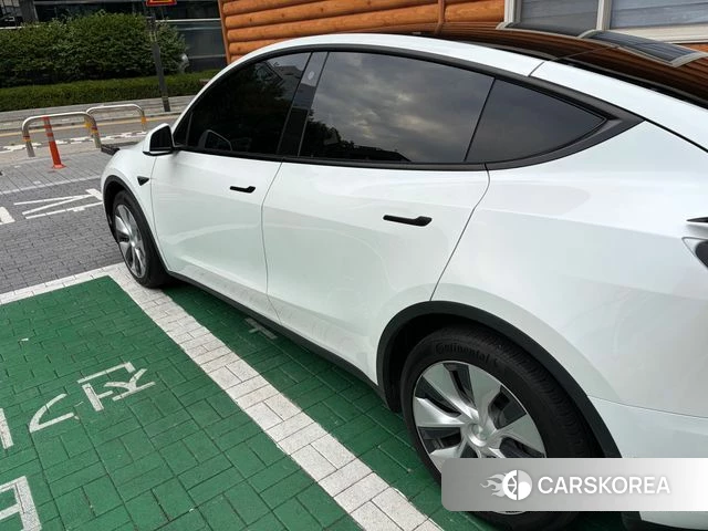 Tesla Model Y 2021 Белый из Кореи, фото 3