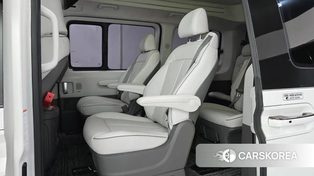 Hyundai Staria 2025 Белый из Кореи, фото 3