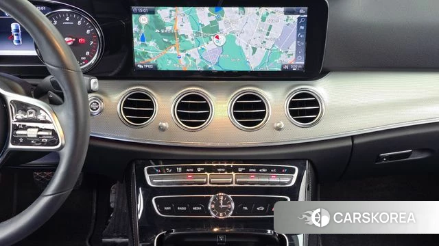 Mercedes-Benz E-Class W213 2018 Серый из Кореи, фото 3