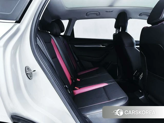 Skoda Karoq 2022 Белый из Китая, фото 3