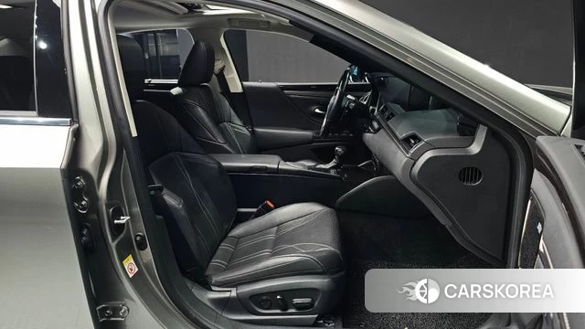 Lexus ES300h 7th generation 2019 Серебристо-серый из Кореи, фото 3