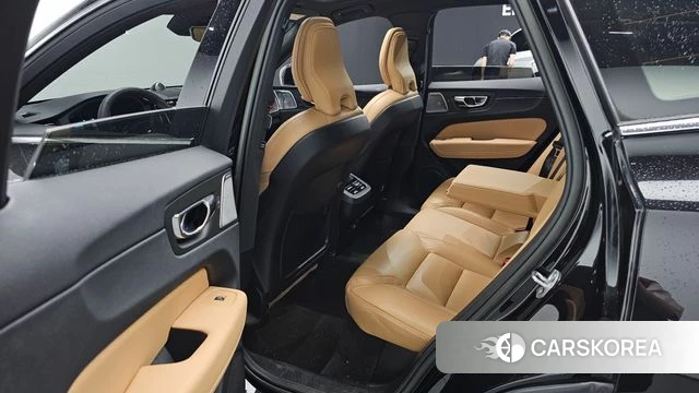 Volvo XC60 second Generation 2022 Черный из Кореи, фото 4