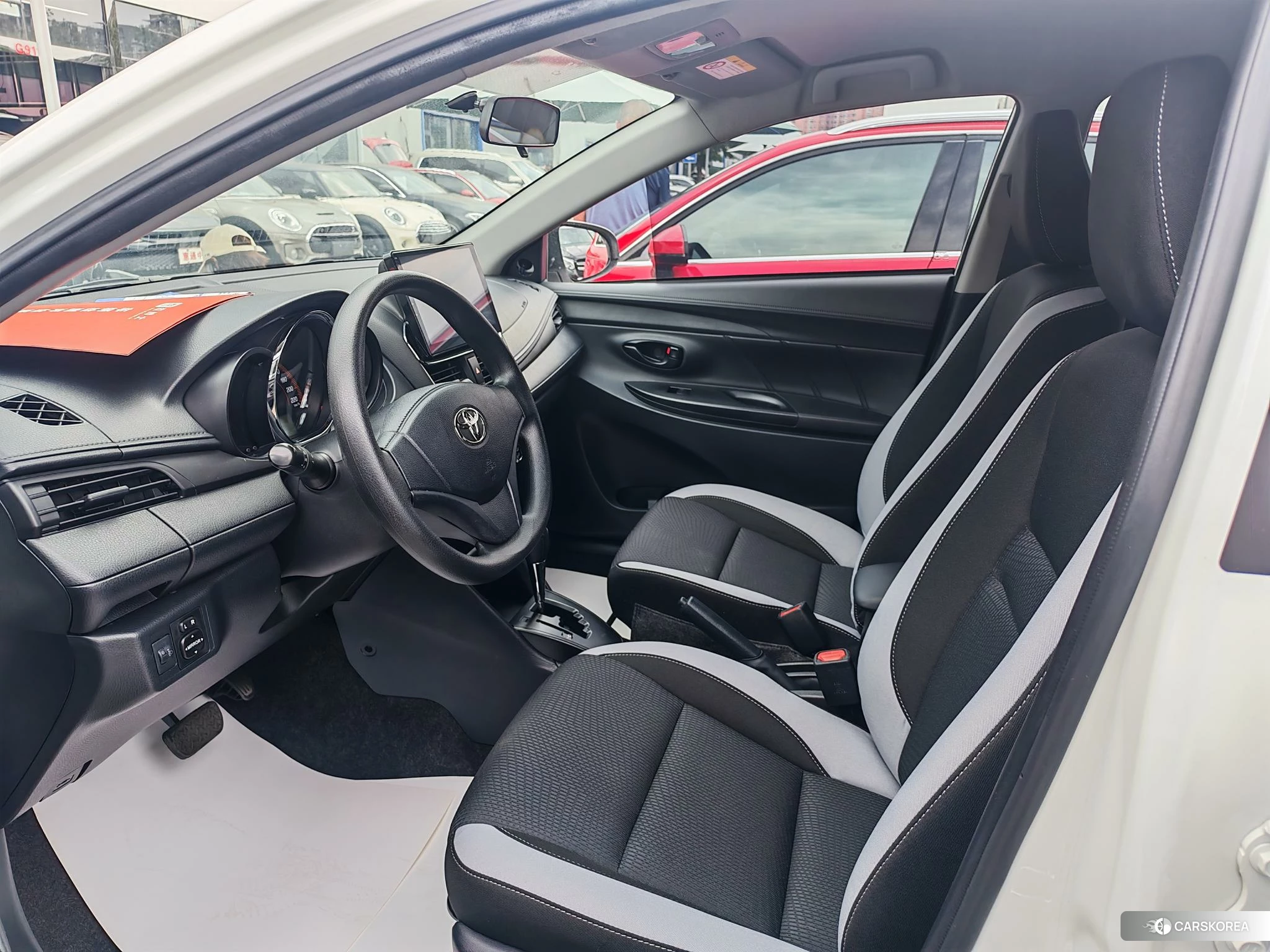 Toyota Yaris L 2021 Белый из Китая, фото 3