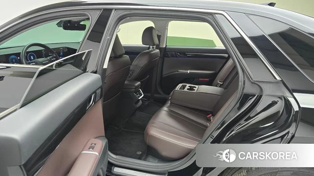 Hyundai Grandeur Hybrid (GN7) 2023 Черный из Кореи, фото 3