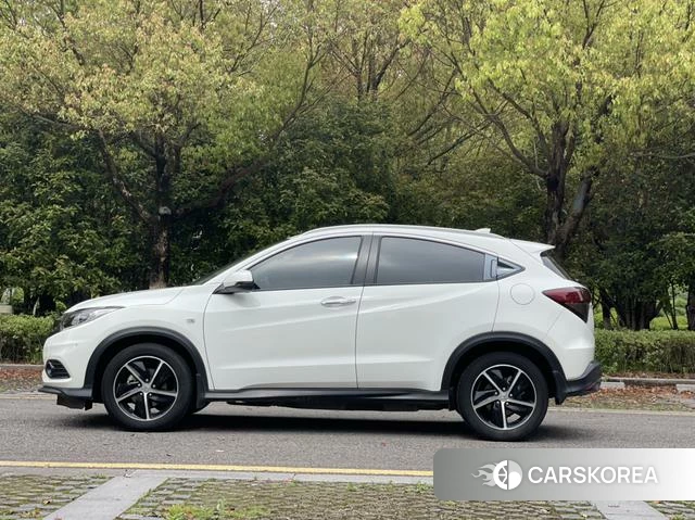 Honda Vezel 2021 Белый из Китая, фото 3