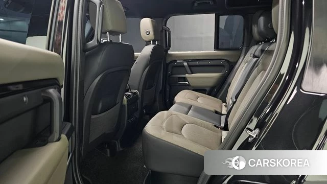 Land Rover Defender (L663) 2026 Черный из Кореи, фото 3
