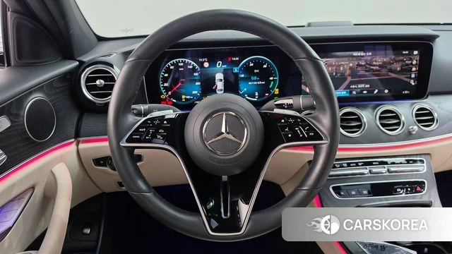 Mercedes-Benz E-Class W213 2023 Белый из Кореи, фото 3